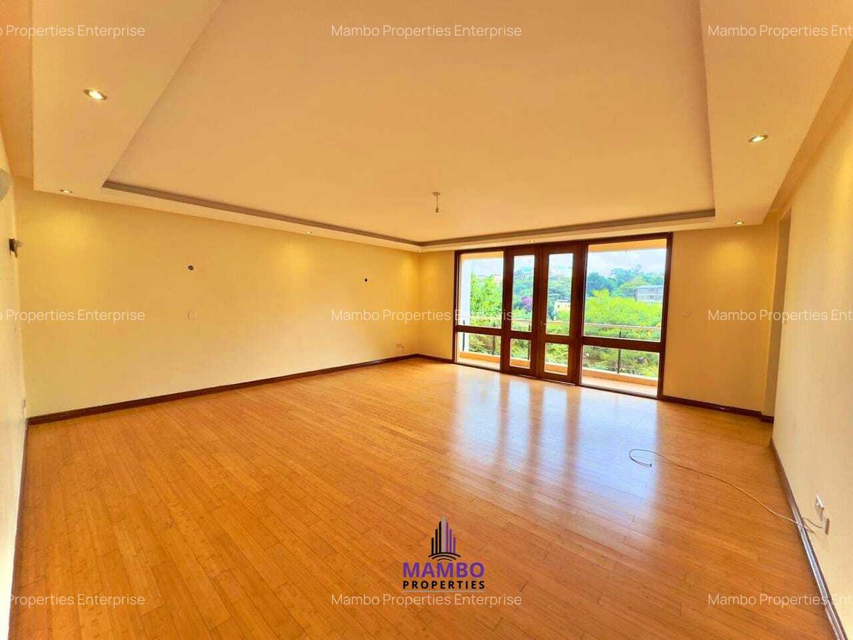 4 Bed Apartment with En Suite at Riverside Drive - 18