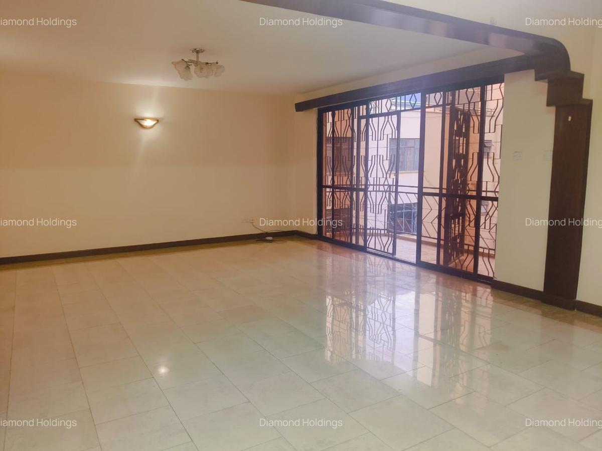 4 Bed Apartment with En Suite at Parklands - 5