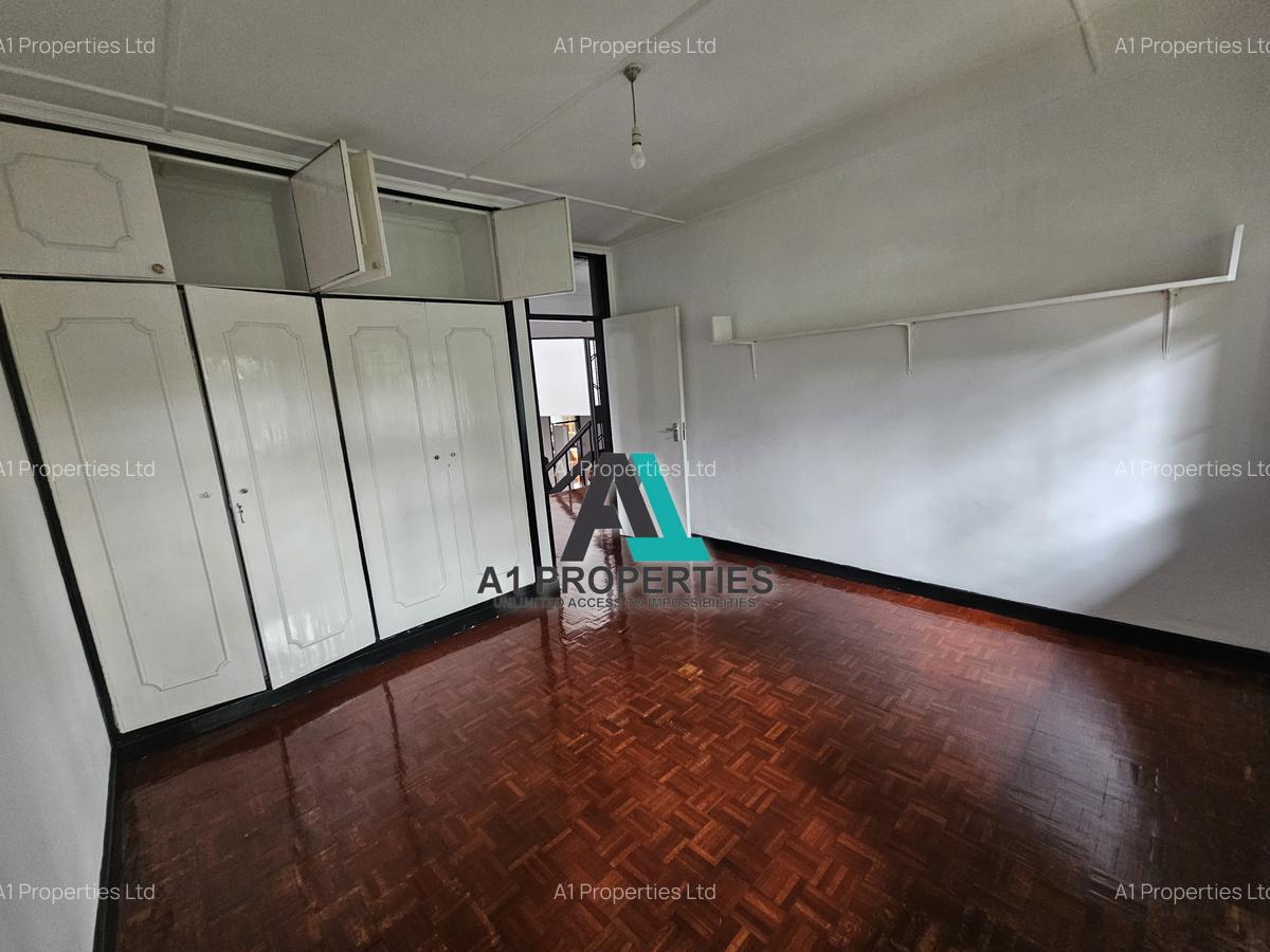 4 Bed Townhouse with En Suite in Lavington - 7