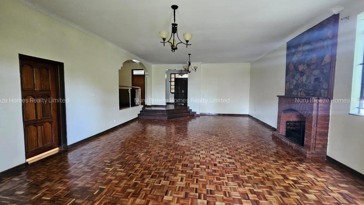 5 Bed House with En Suite in Runda - 2