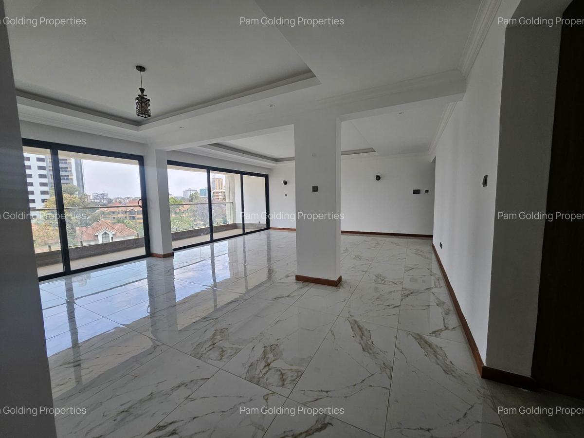 3 Bed Apartment with En Suite in Kileleshwa - 14