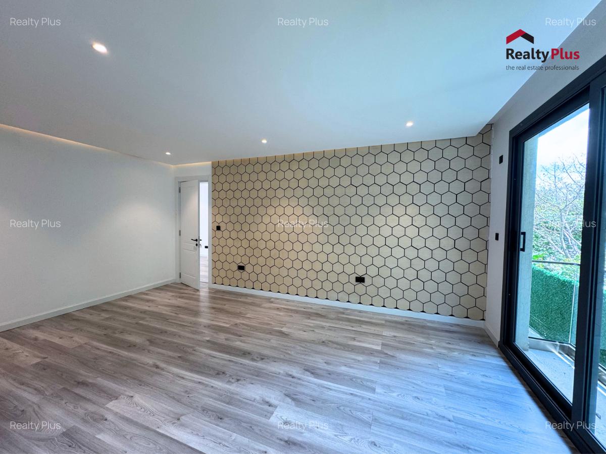 5 Bed Villa with En Suite in Lavington - 13