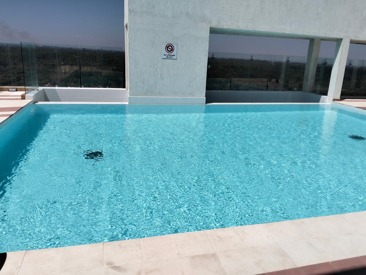 serviced 4 bed apartment with en suite in parklands