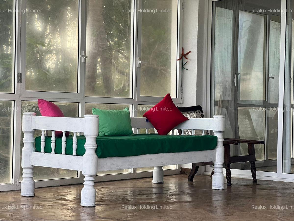 5 Bed House with En Suite in Malindi - 14