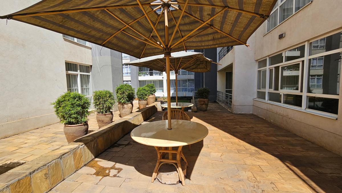 3 Bed Apartment with En Suite in Lavington - 19