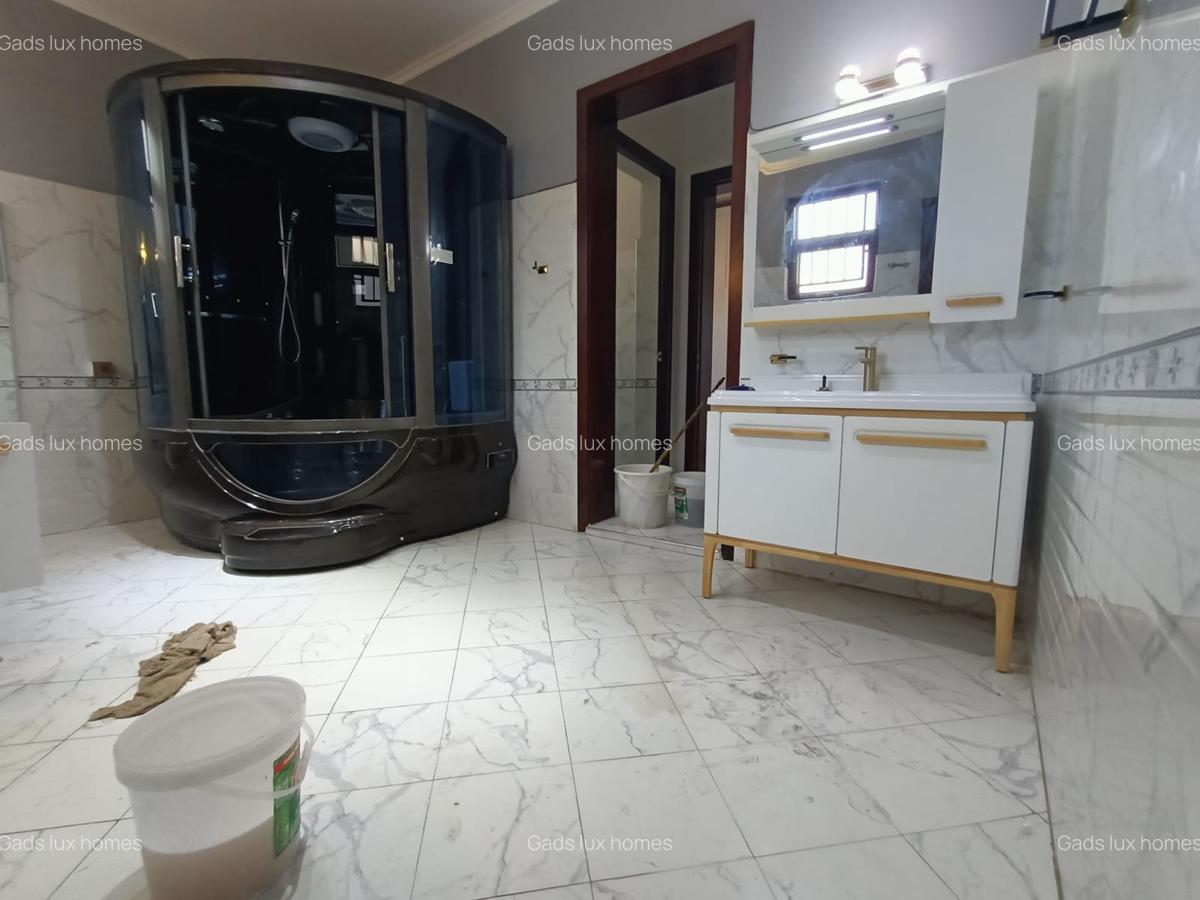 5 Bed Townhouse with En Suite at Muthaiga - 7