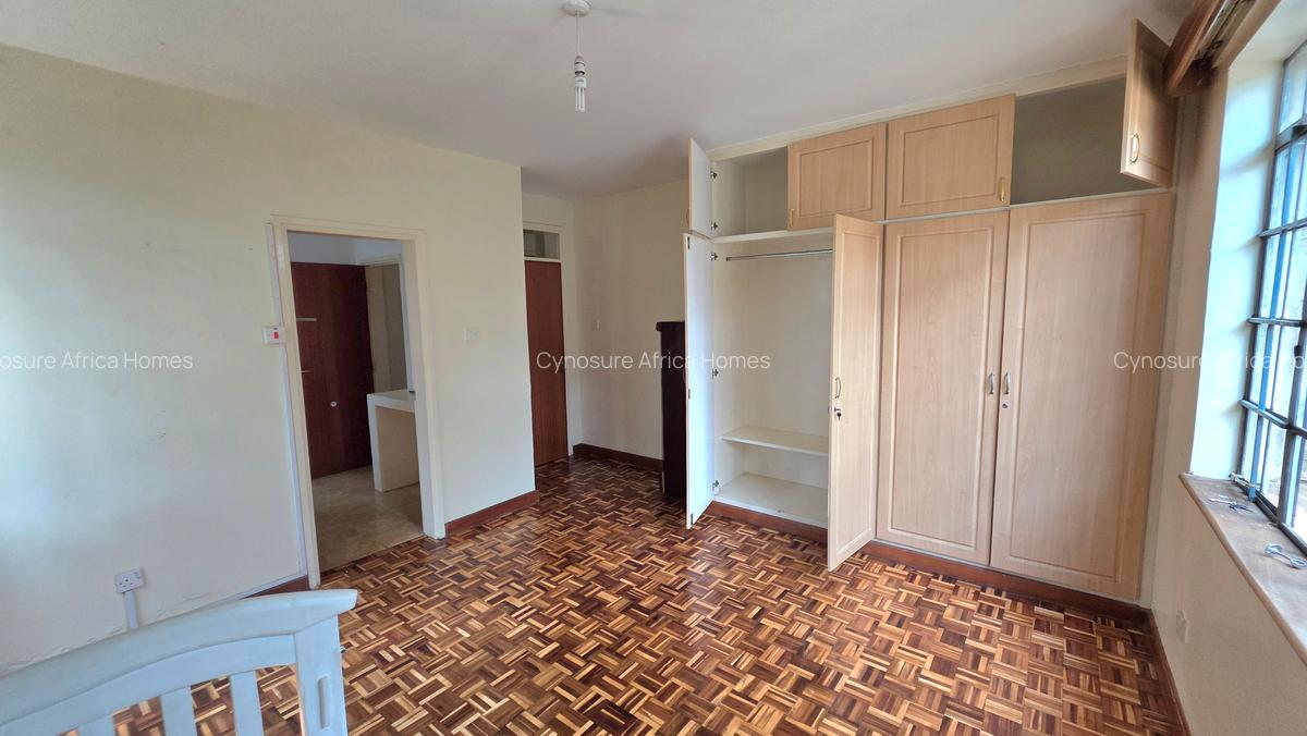 3 Bed Apartment with En Suite at Lavington - 11