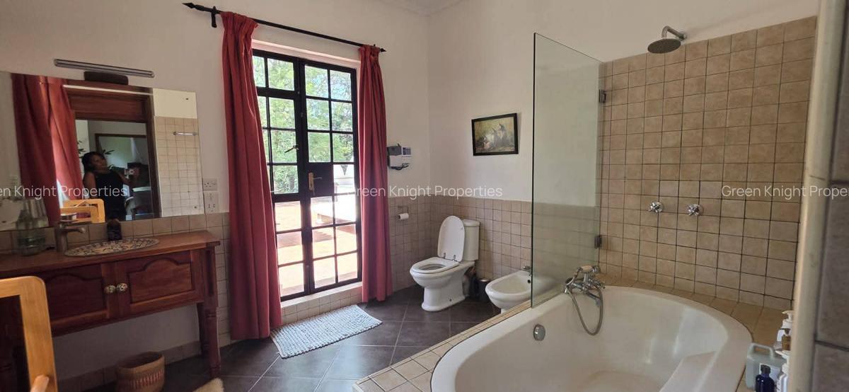 4 Bed House with En Suite in Loresho - 17