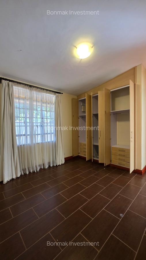 4 Bed Villa with En Suite at Old Runda. - 14