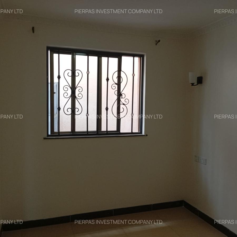 5 Bed Townhouse with En Suite in Lavington - 8