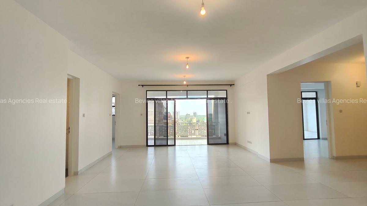 4 Bed Apartment with En Suite at Parklands - 17