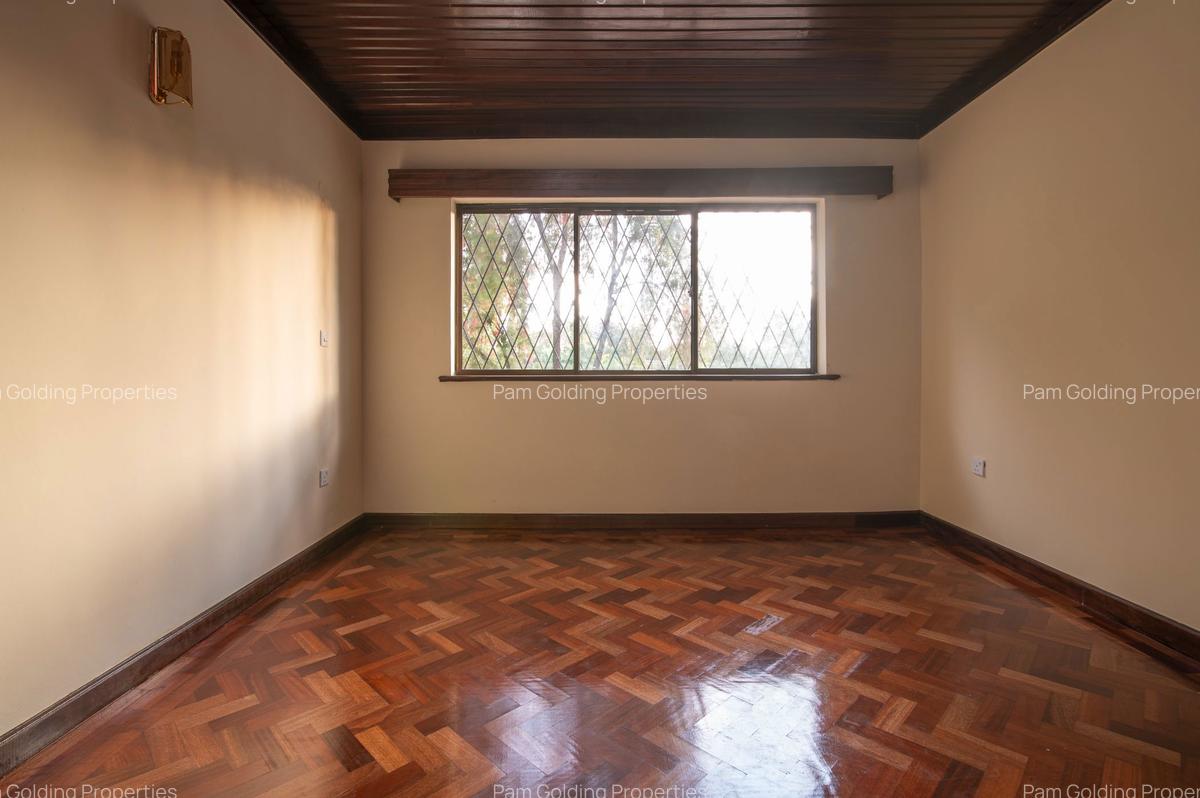 4 Bed House with En Suite in Karen - 5