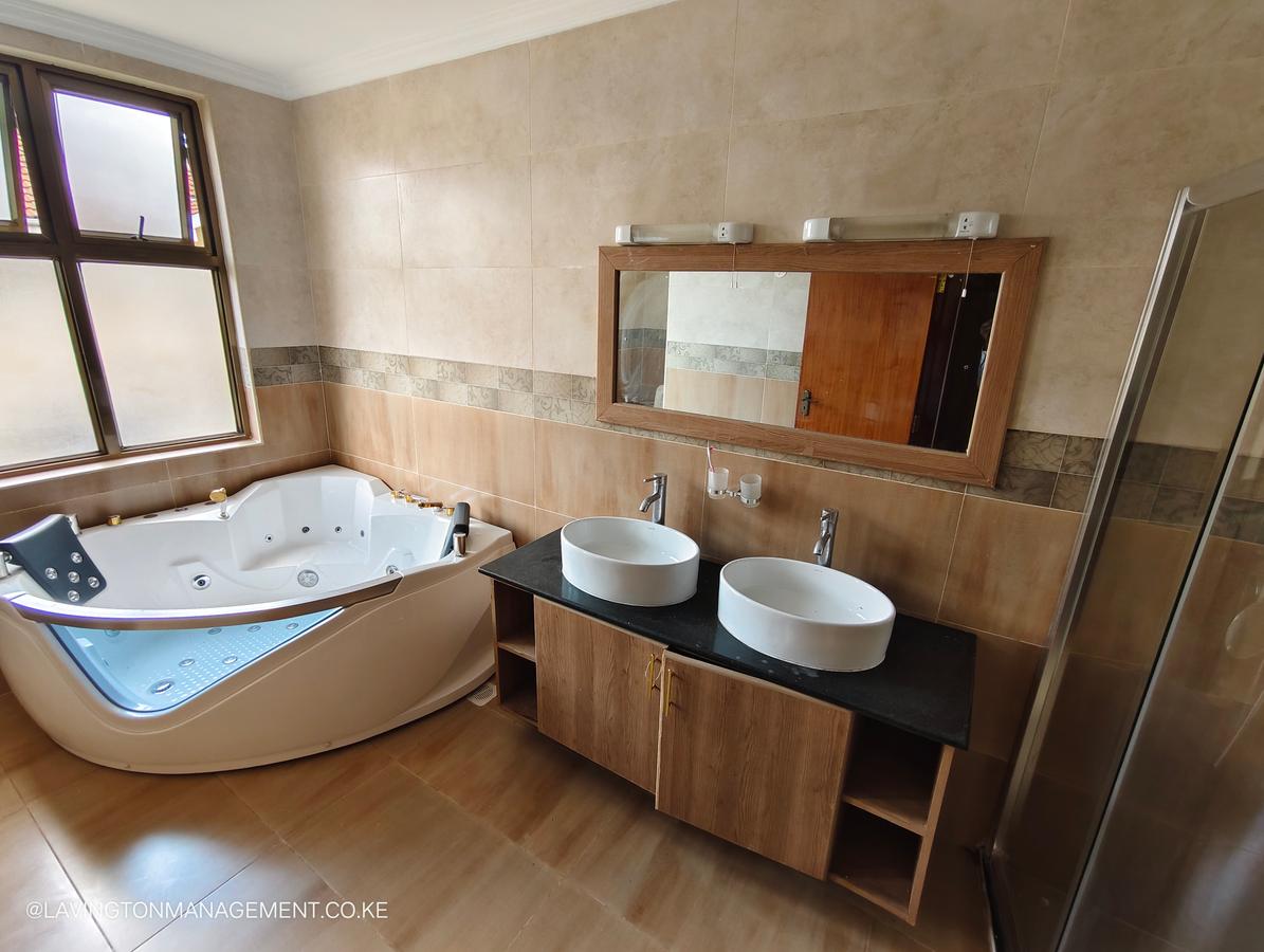 5 Bed Townhouse with En Suite at Lavington - 19