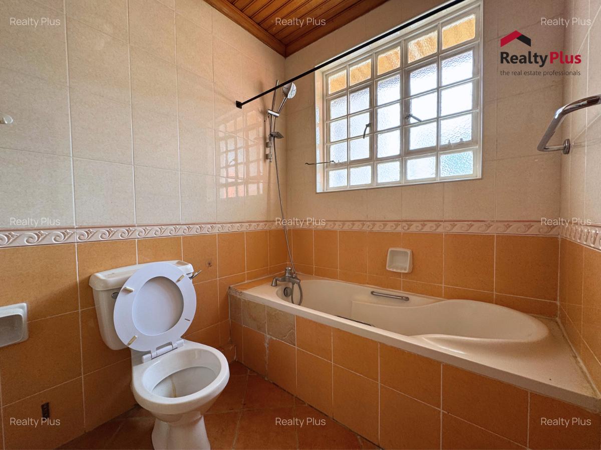 5 Bed Townhouse with En Suite at Mimosa - 17