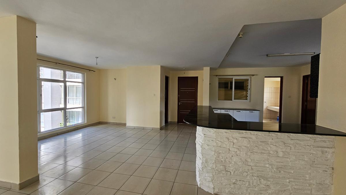 3 Bed Apartment with En Suite in Lavington - 4