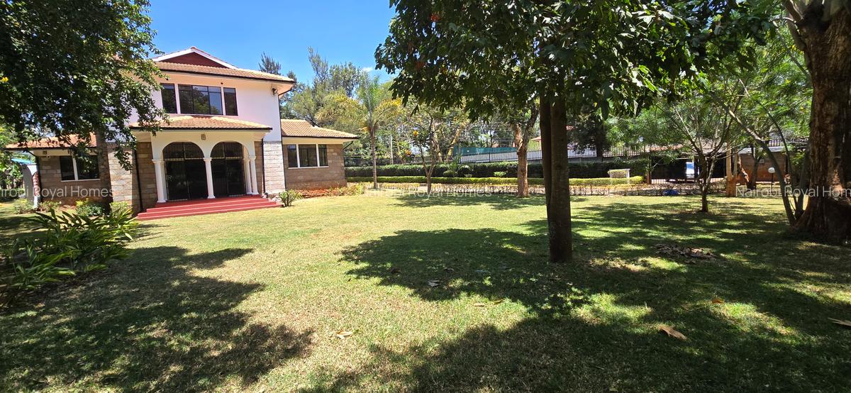 4 Bed House with En Suite at Acacia Drive - 4