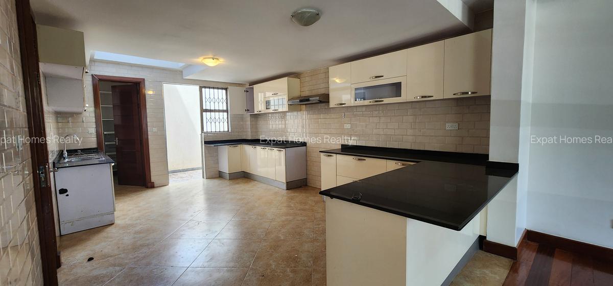5 Bed Villa with En Suite in Lavington - 15