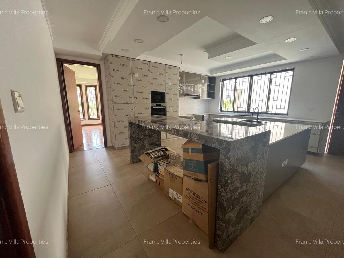 6 Bed Townhouse with En Suite in Lavington - 8