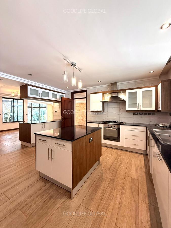 5 Bed Villa with En Suite at Lavington - 9