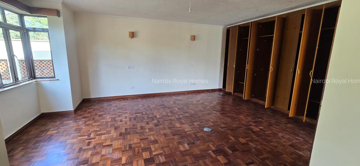 5 Bed Townhouse with En Suite at Lavington Road - 18