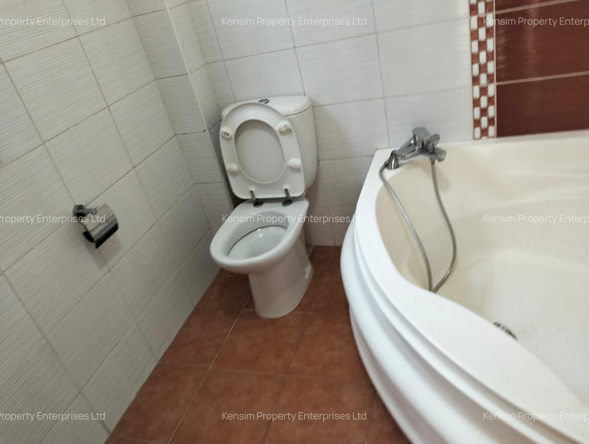 3 Bed Apartment with En Suite in Lavington - 12