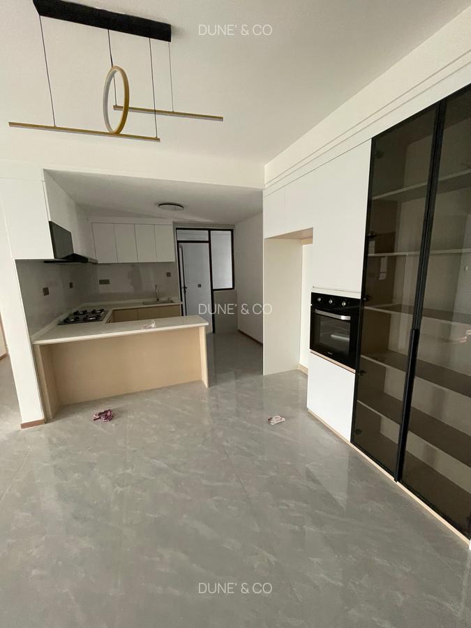 3 Bed Apartment with En Suite in Riverside - 8