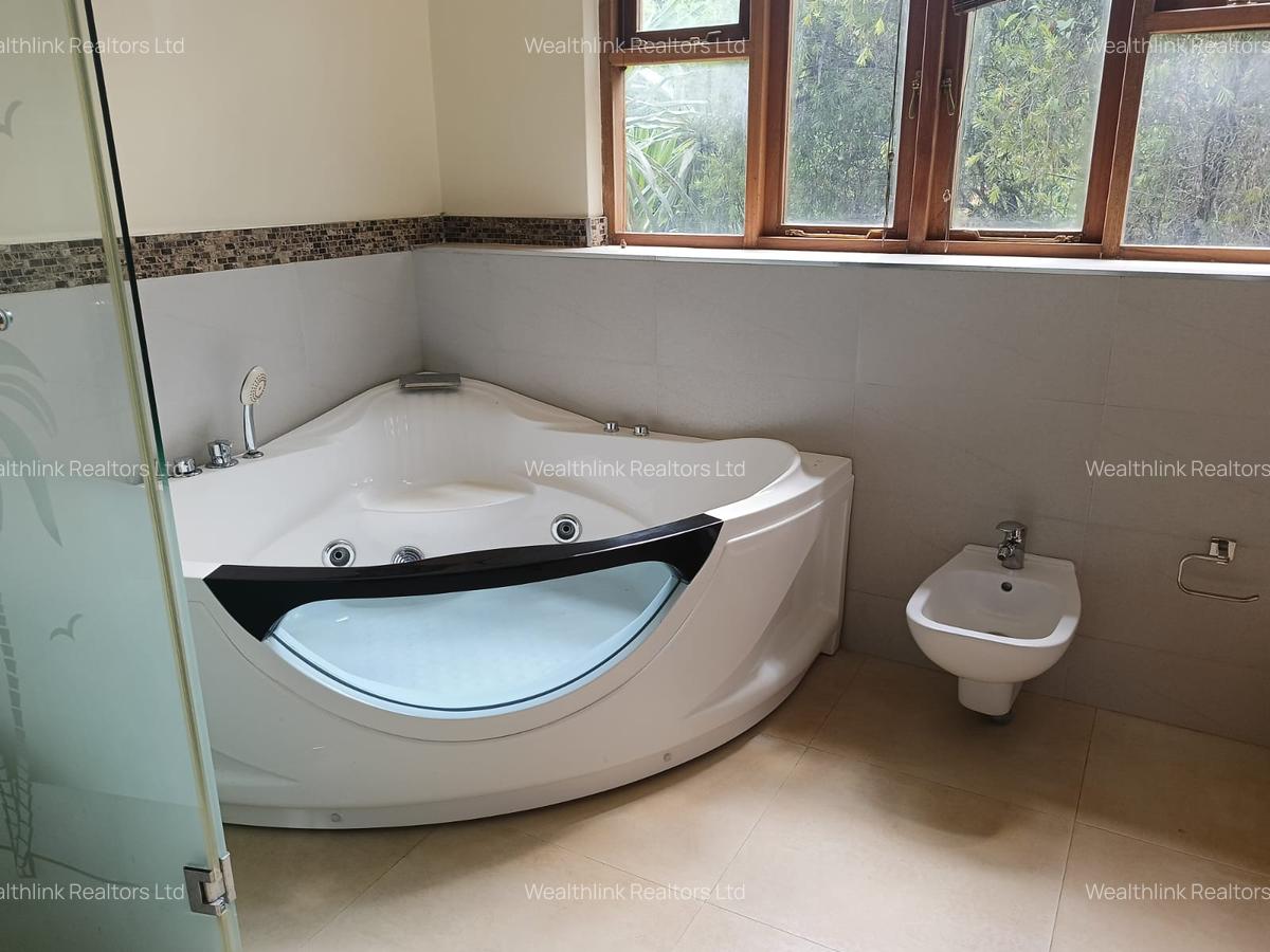 5 Bed Townhouse with En Suite at Karen - 12