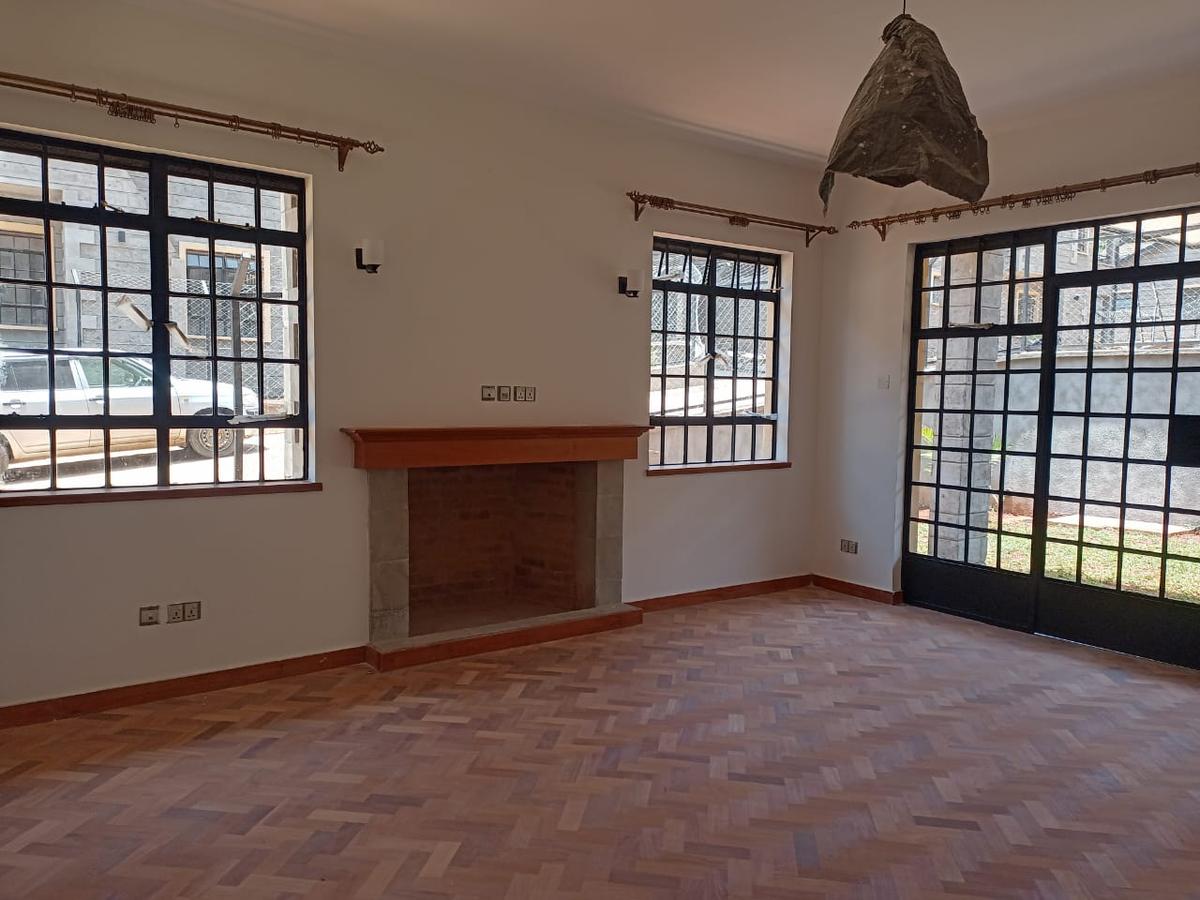 5 Bed Villa with En Suite at Lavington - 5