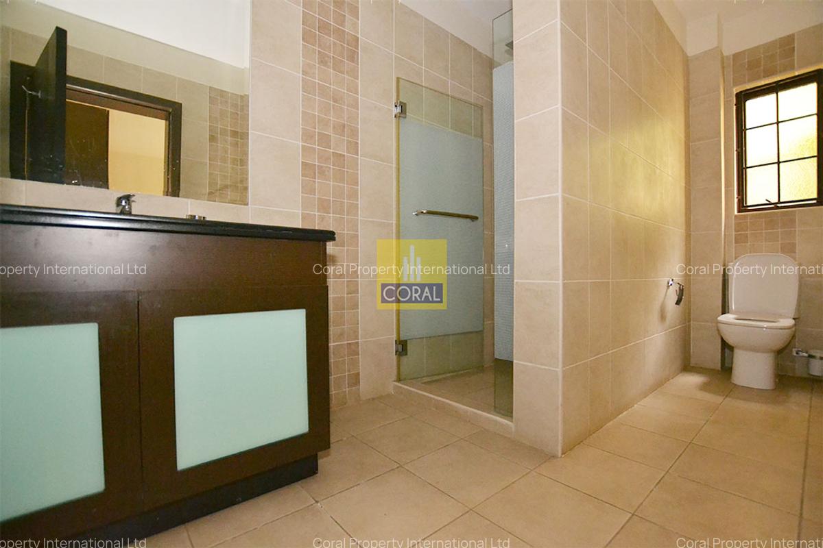 3 Bed Apartment in Riverside - 7