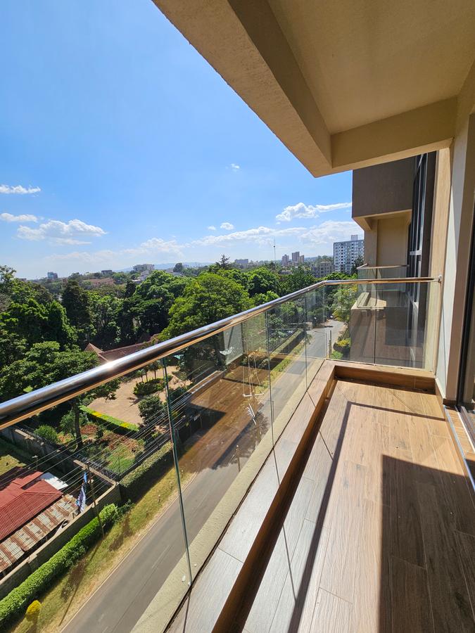 2 Bed Apartment with En Suite at Lavington - 8