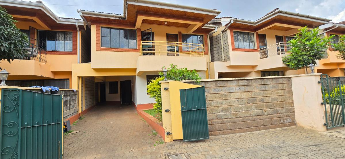 5 Bed Townhouse with En Suite at Royal Villas - 3