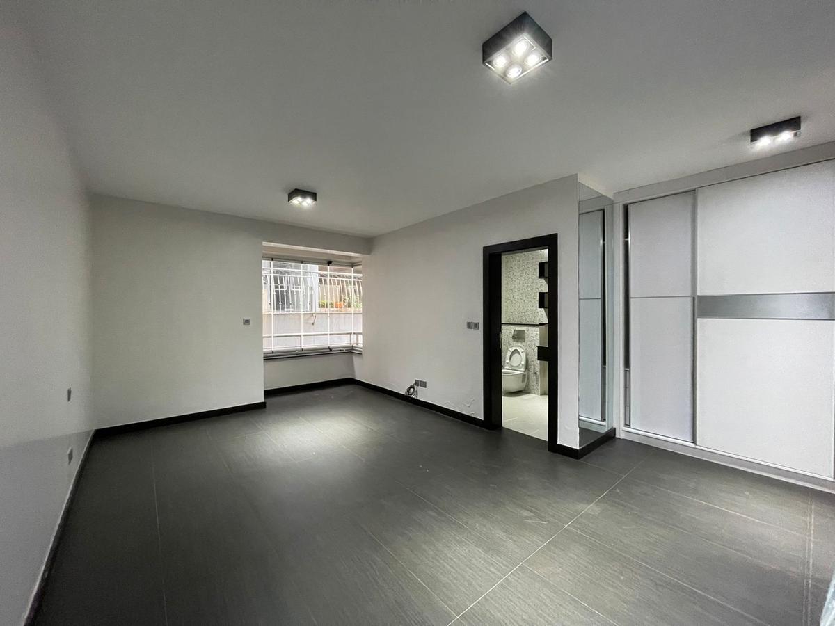 3 Bed Apartment with En Suite in Riverside - 15