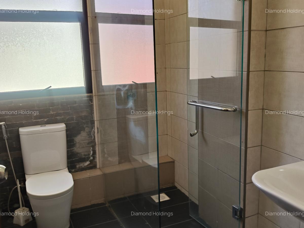 3 Bed Apartment with En Suite in Brookside - 9