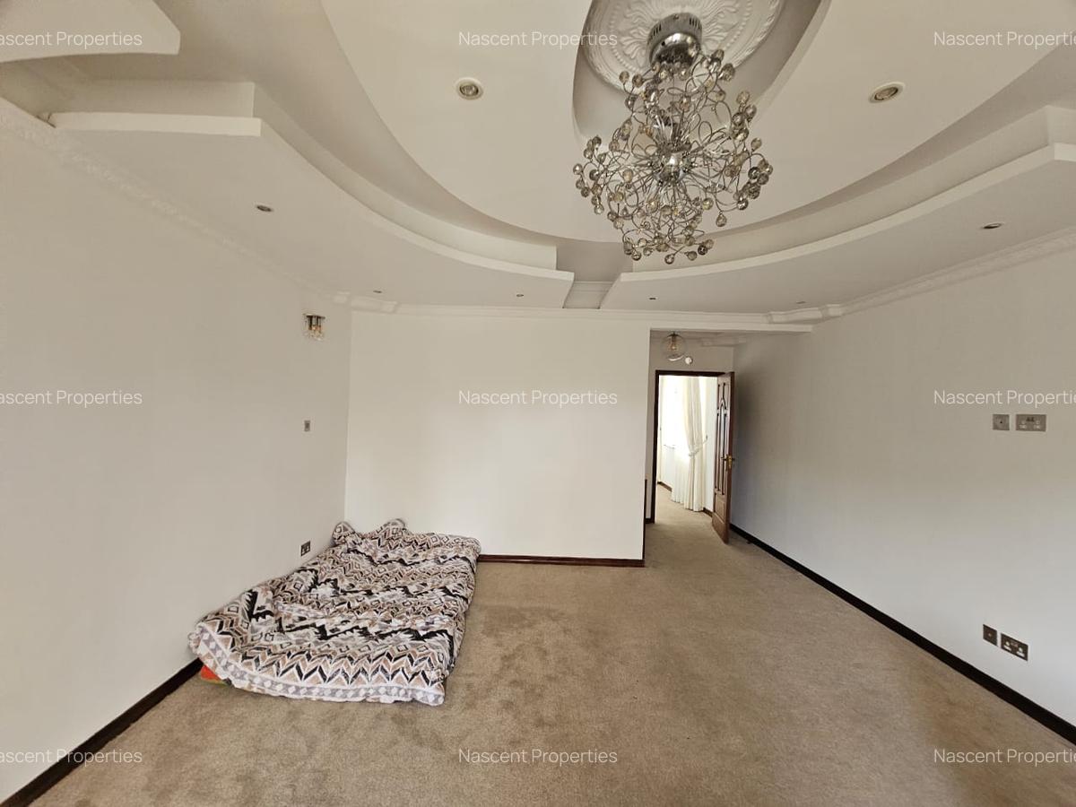 4 Bed House with En Suite in Runda - 15