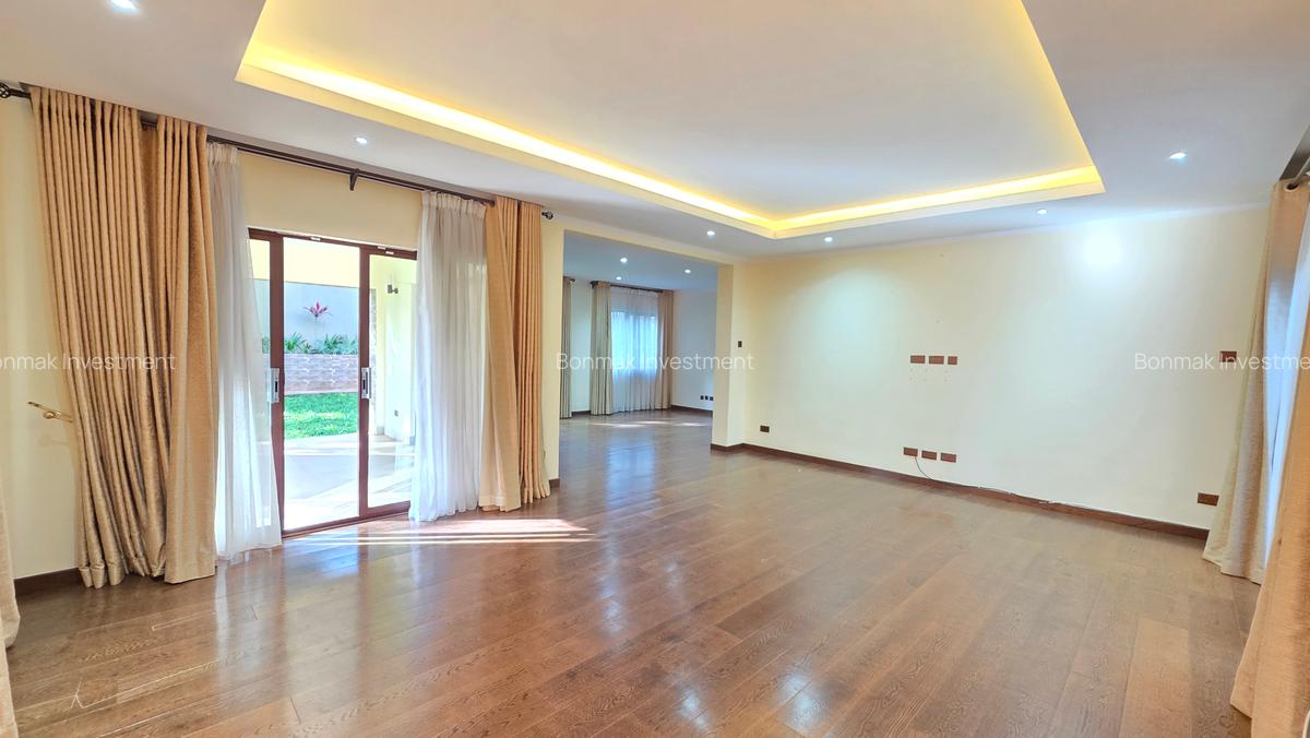 5 Bed Townhouse with En Suite at Karbaserian Avenue - 5