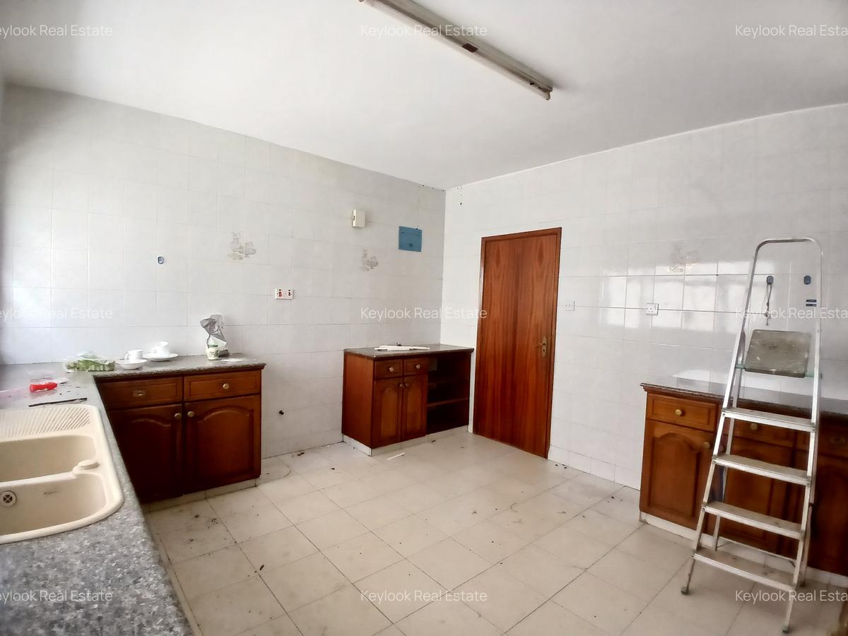 4 Bed Townhouse with En Suite at Mbaazi Avenue - 14