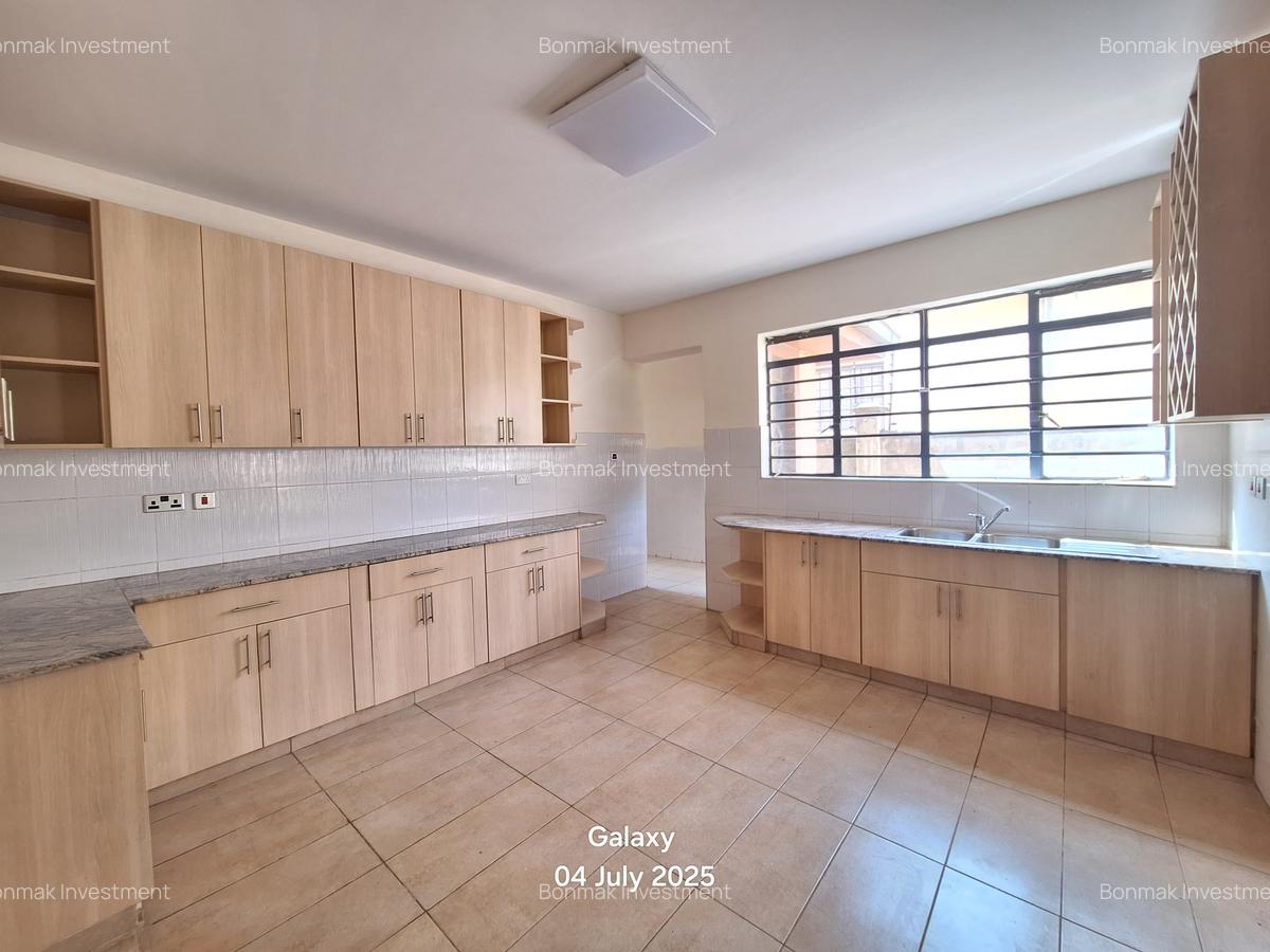 5 Bed Townhouse with En Suite at Convent Drive - 5