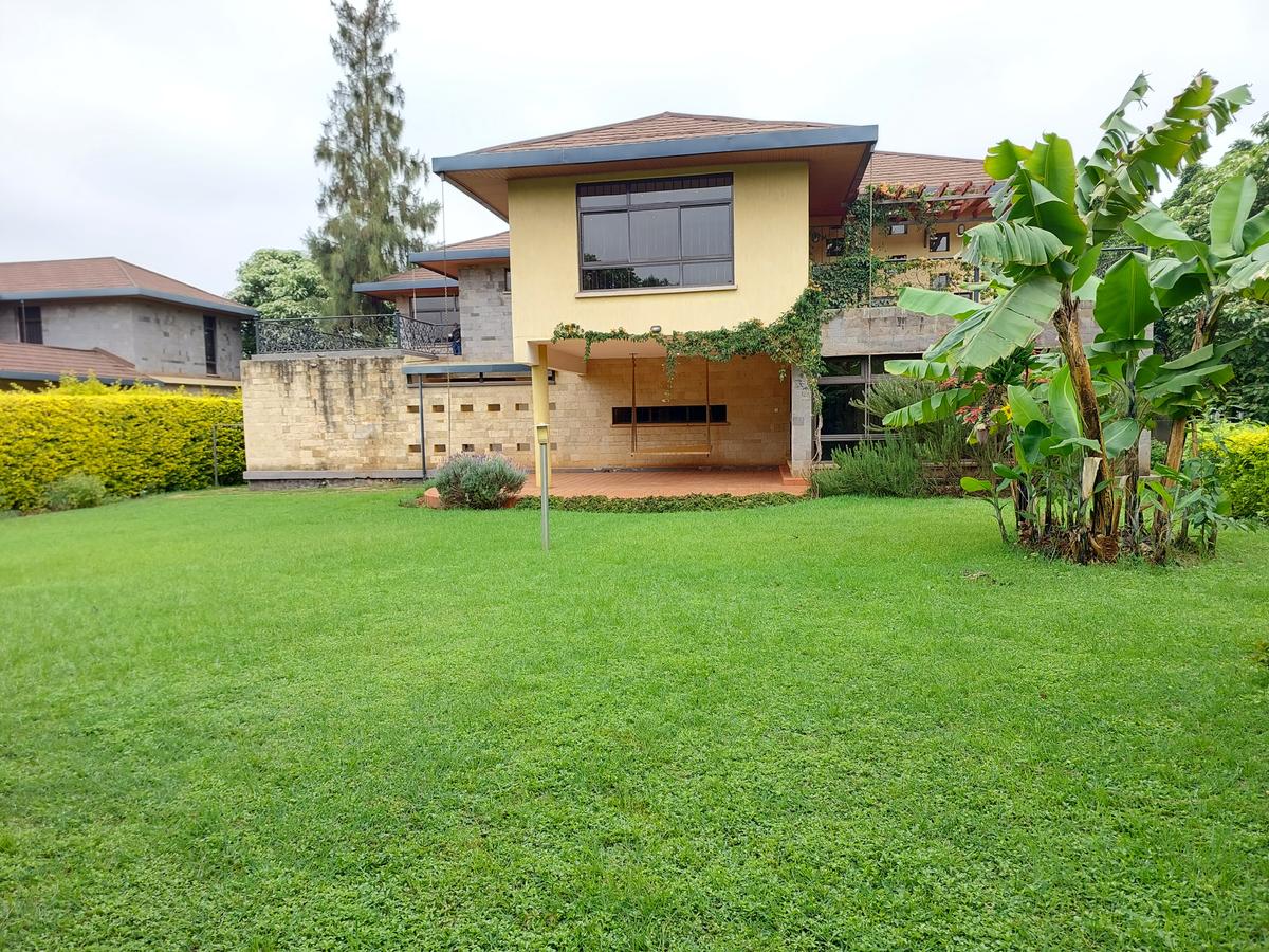 5 Bed House with En Suite at Soraya Drive - 2