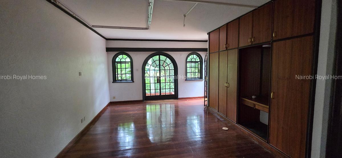 4 Bed Townhouse with En Suite at Lavington Green - 9
