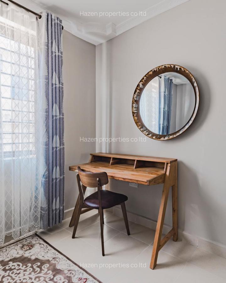 5 Bed Townhouse with En Suite at - 12