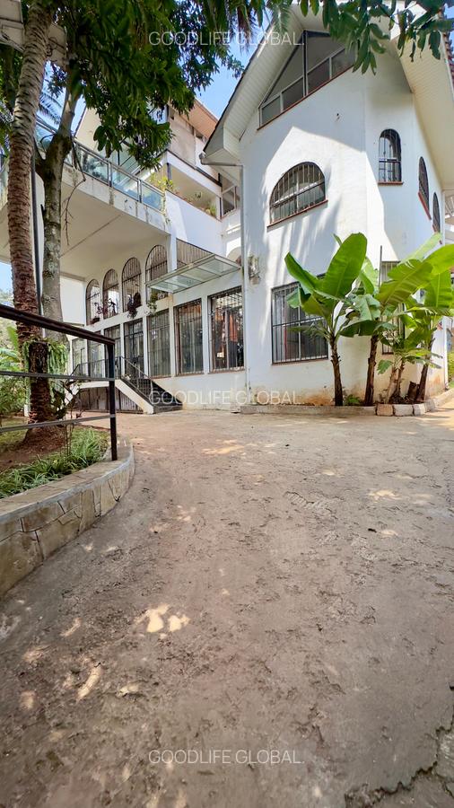 Serviced 2 Bed Apartment with En Suite at Nyari - 4