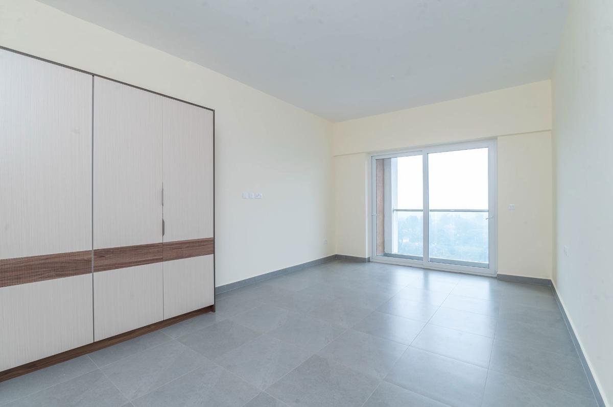 3 Bed Apartment with En Suite in Parklands - 12