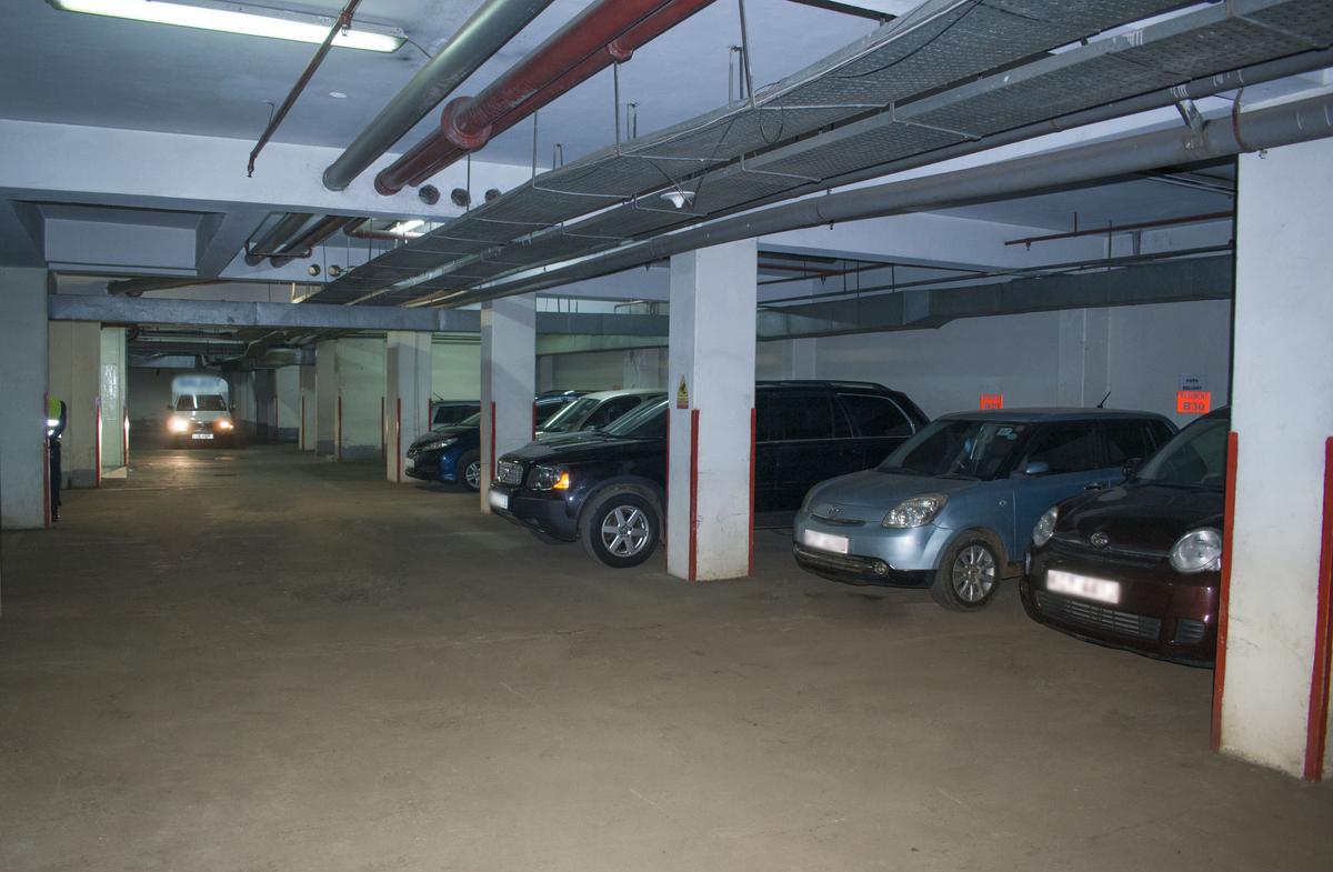 305 m² Commercial Property with Service Charge Included at Woodvale Groove - 6