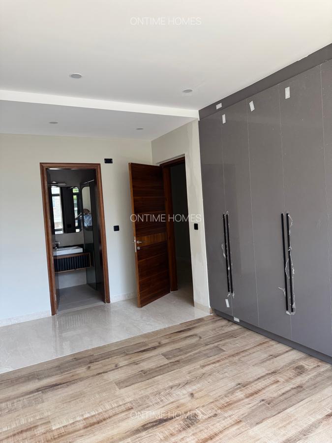 4 Bed Villa with En Suite at Westlands - 9