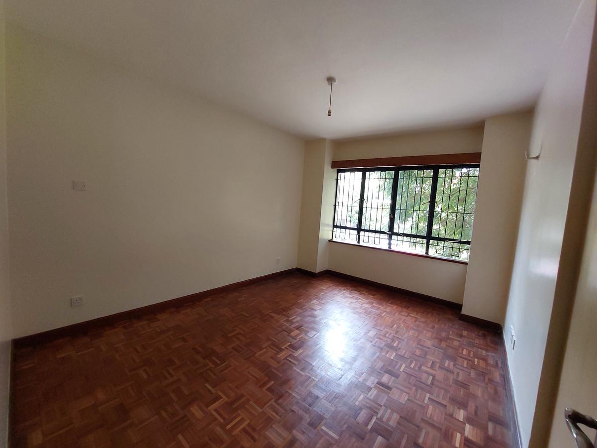 3 Bed Apartment with En Suite at Lavington - 15