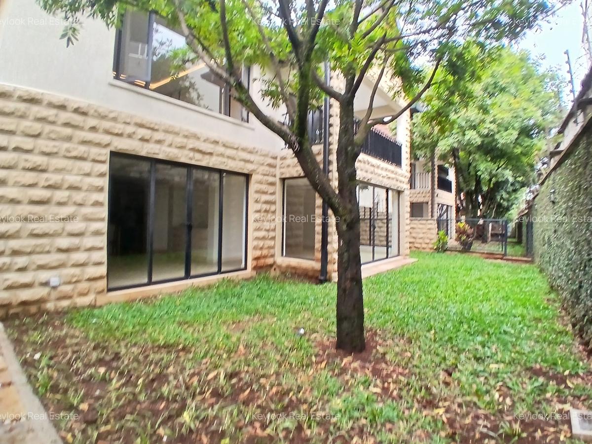 5 Bed Townhouse with En Suite in Lavington - 2