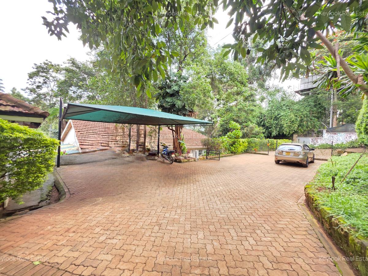 4 Bed House with En Suite at Lavington Green - 12