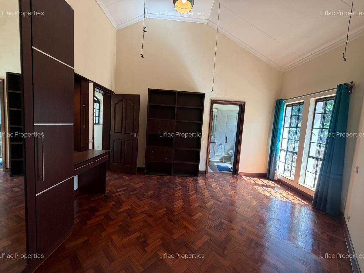 5 Bed Townhouse with En Suite in Runda - 16