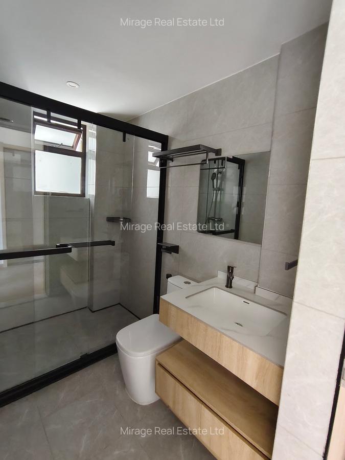 3 Bed Apartment with En Suite in Riverside - 12