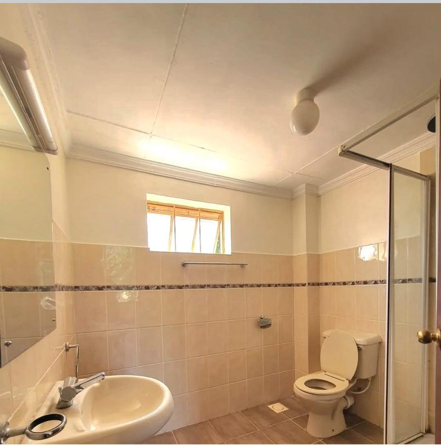 5 Bed Townhouse with En Suite in Lavington - 4